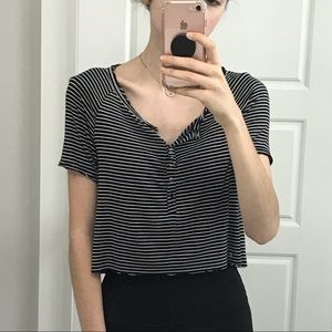 AMERICAN EAGLE CROPPED TEE